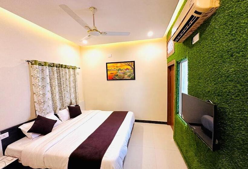 هتل The Galaxy Near Udaipur Airport