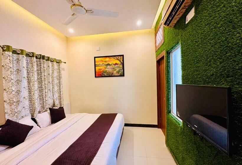 هتل The Galaxy Near Udaipur Airport