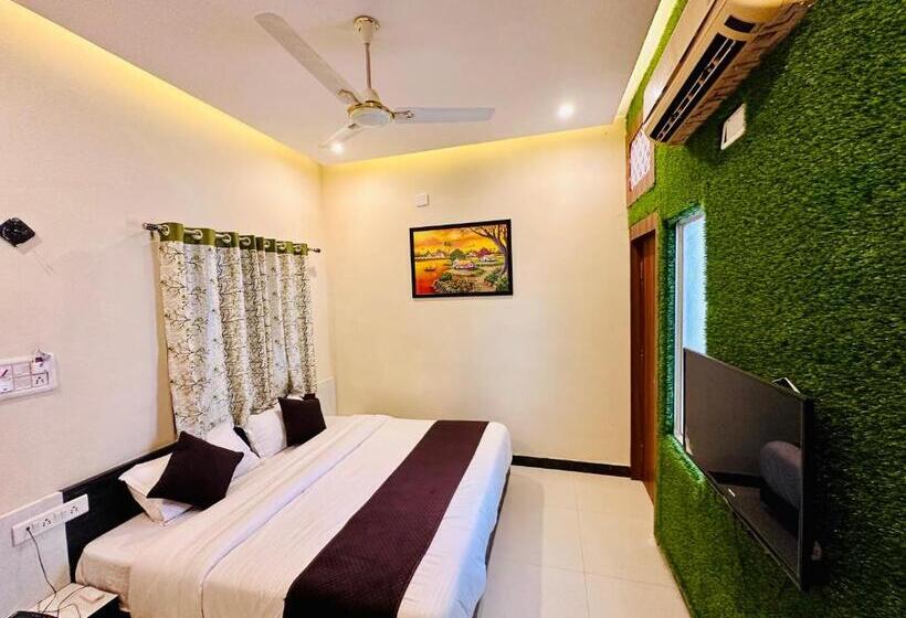 هتل The Galaxy Near Udaipur Airport