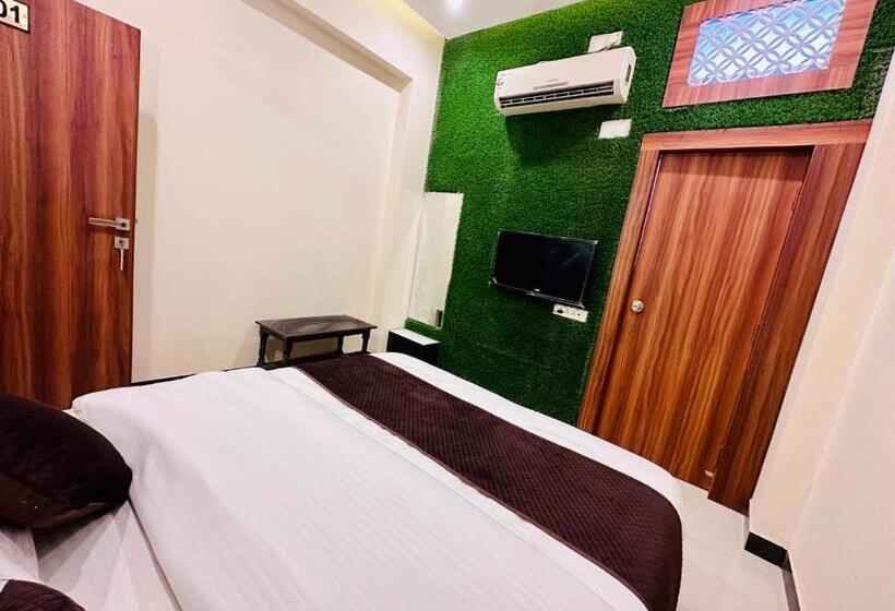 هتل The Galaxy Near Udaipur Airport