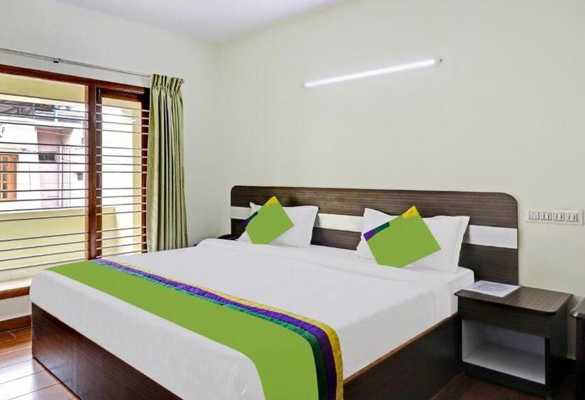 هتل Treebo Aall Season