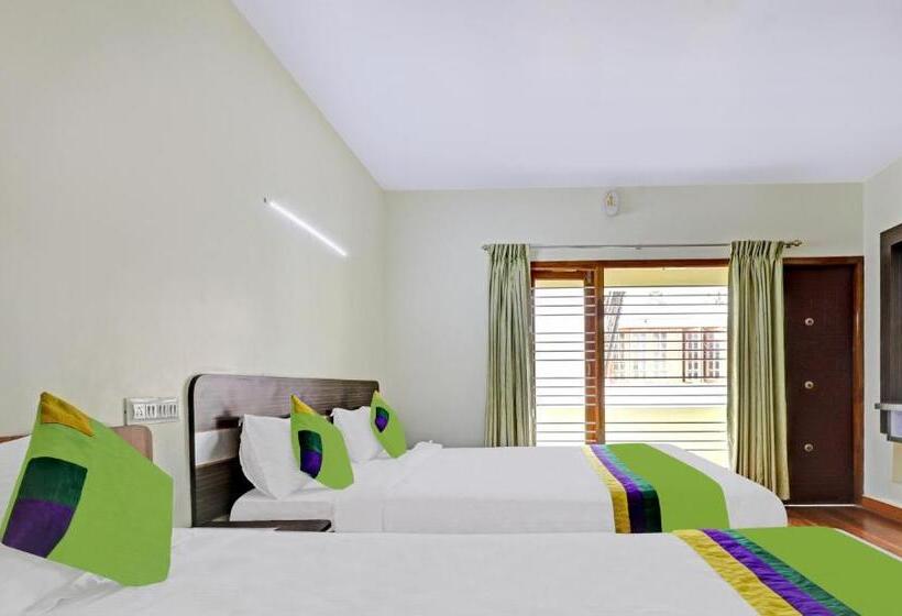 هتل Treebo Aall Season