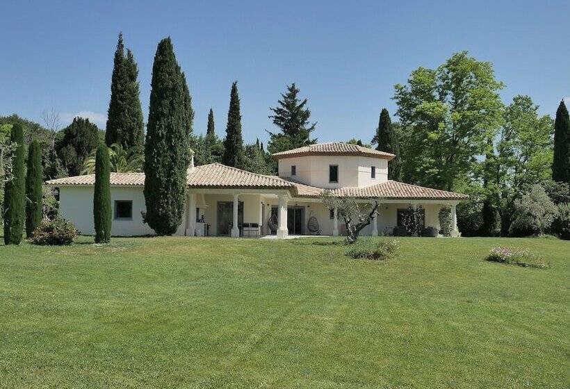 پانسیون La Parenthèse Saint Donat