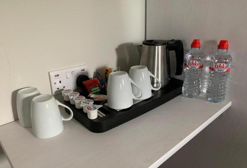 פנסיון Madelines Accommodation