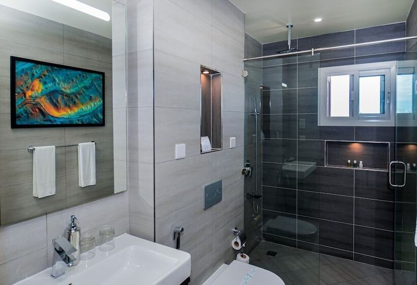 Aura Suites