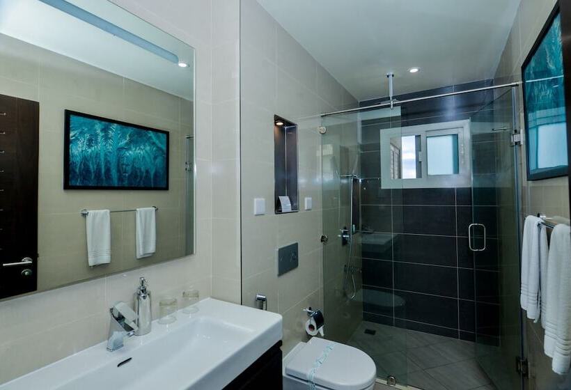 Aura Suites