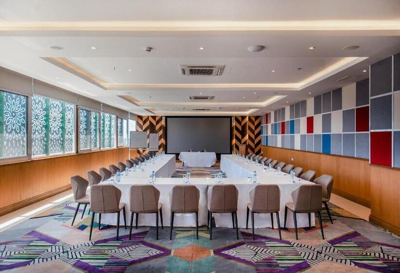 Aura Suites