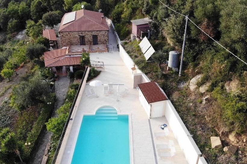 ホテル Agriturismo Santa Barbara