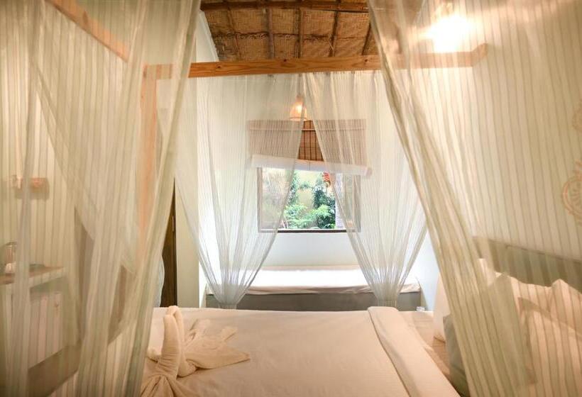 فندق Amadi Beach Front Resort