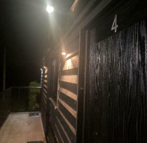 هتل Comus Inn