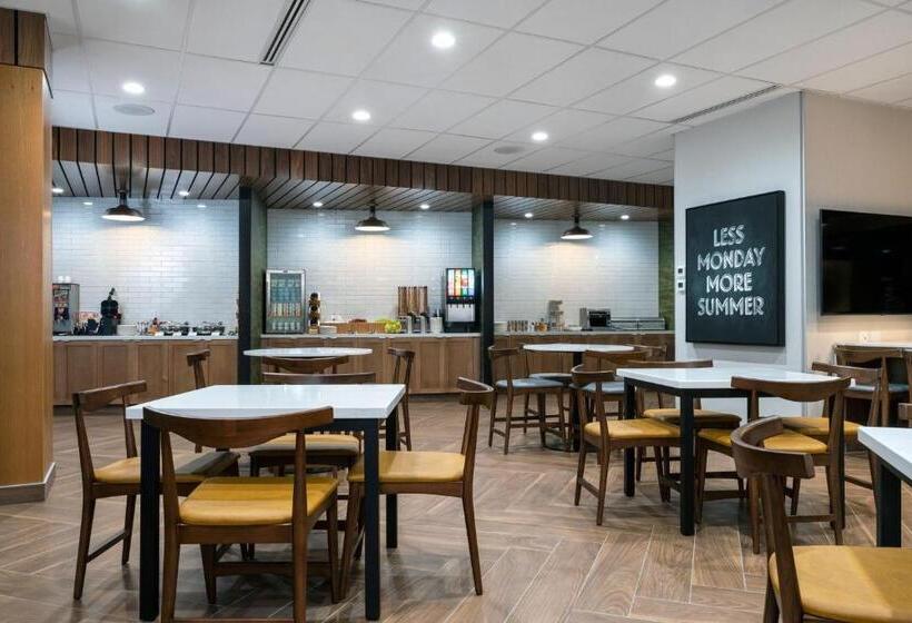 בית מלון כפרי Fairfield By Marriott Inn & Suites North Bay