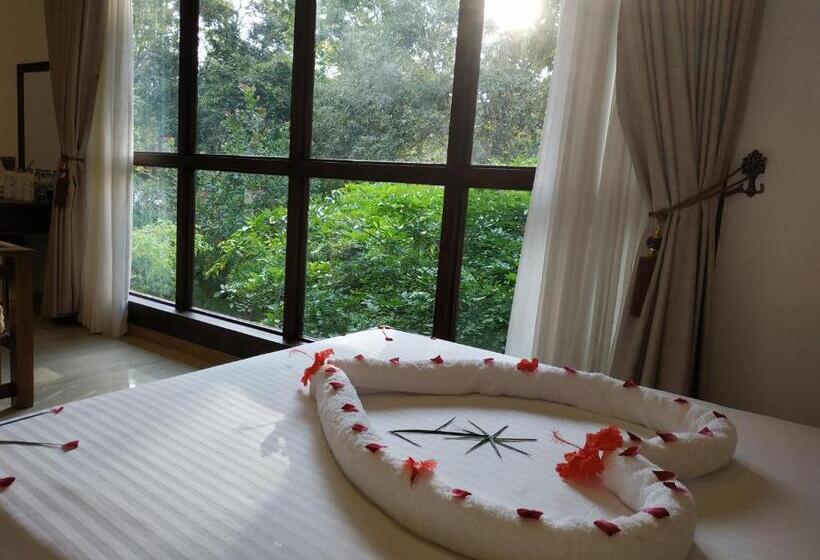 בית מלון כפרי Sigiriya Cashew Palace Resort