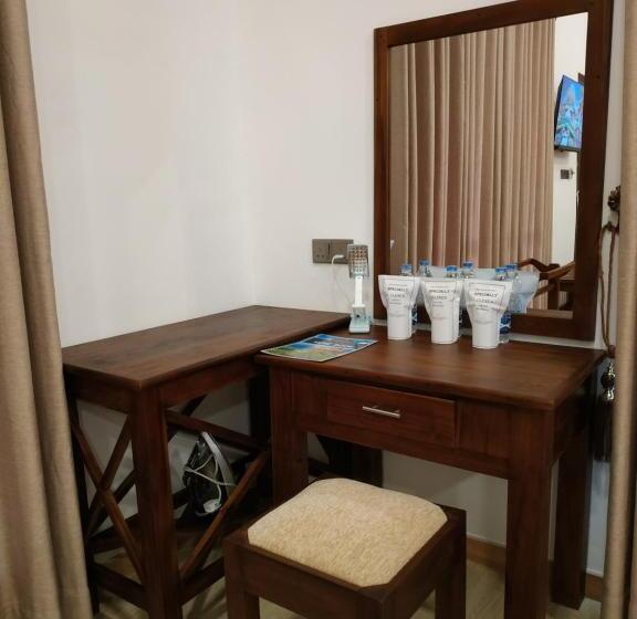 בית מלון כפרי Sigiriya Cashew Palace Resort