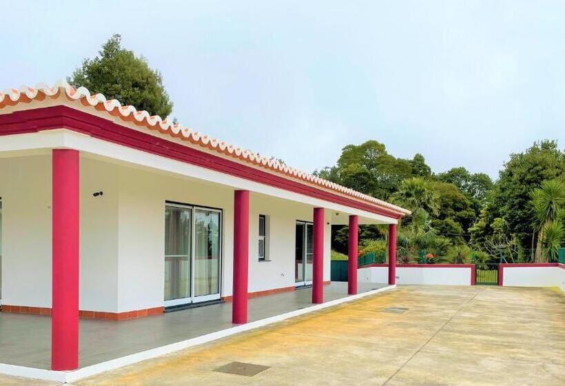 پانسیون Chalé D Angra Guest House