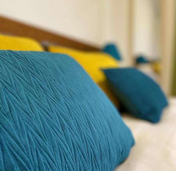 پانسیون Chalé D Angra Guest House