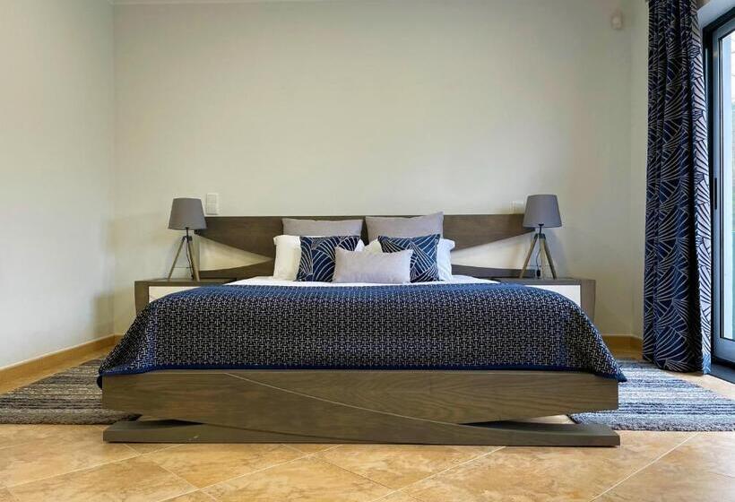 پانسیون Chalé D Angra Guest House