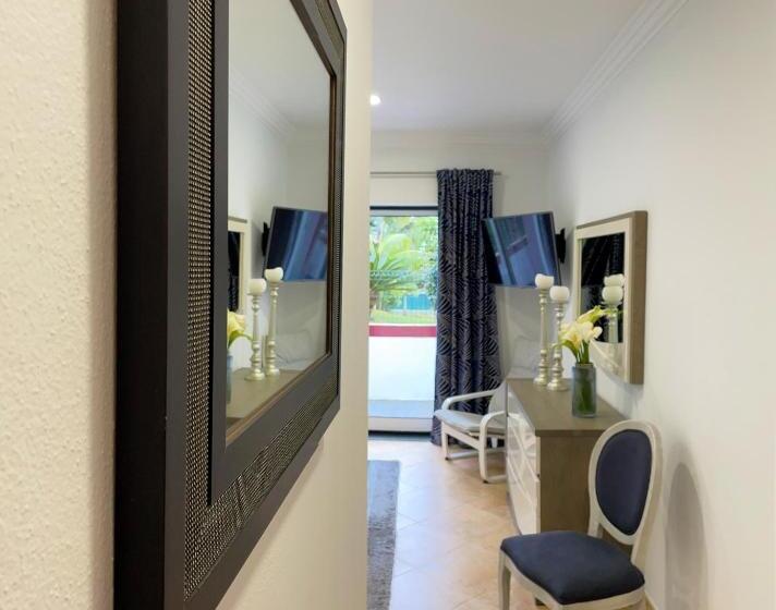 پانسیون Chalé D Angra Guest House