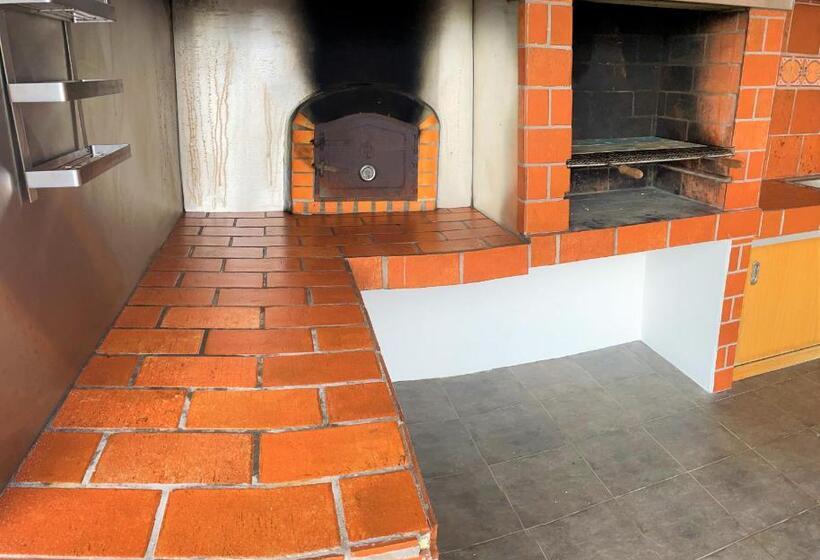 پانسیون Chalé D Angra Guest House