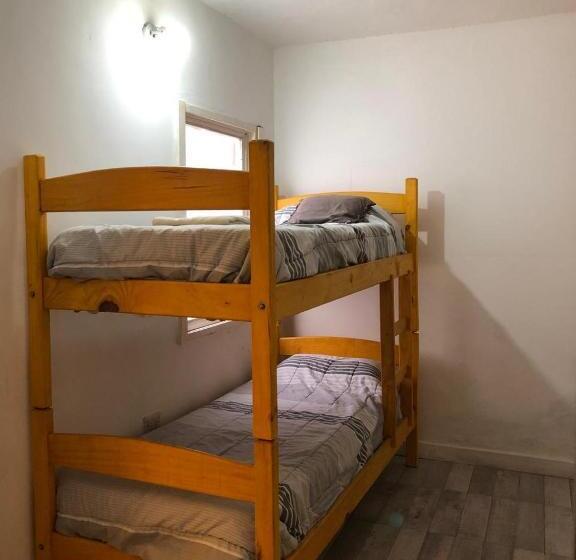 پانسیون El Faro Hostel