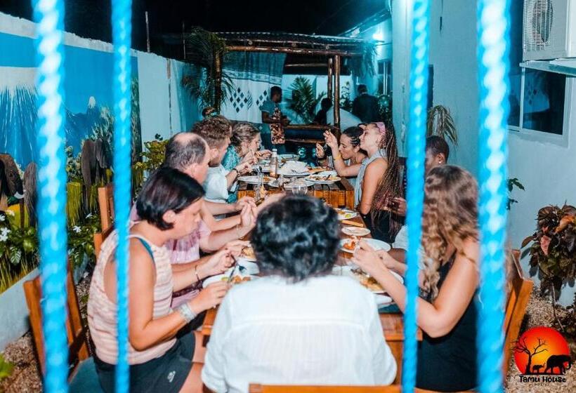 ペンション Tamu House Pajé Beach