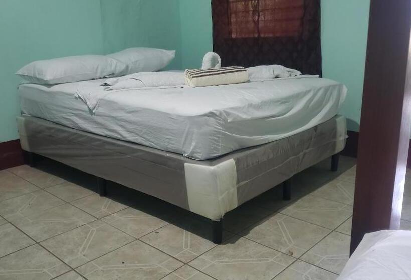 הוסטל Loren S House