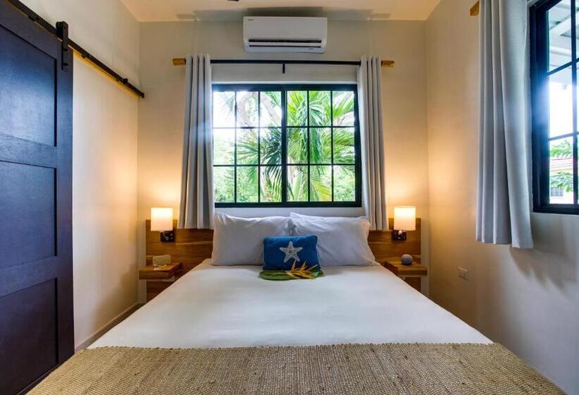 Общежитие The Sea Glass Inn