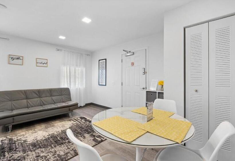 هاستل Sunset Inn South Miami