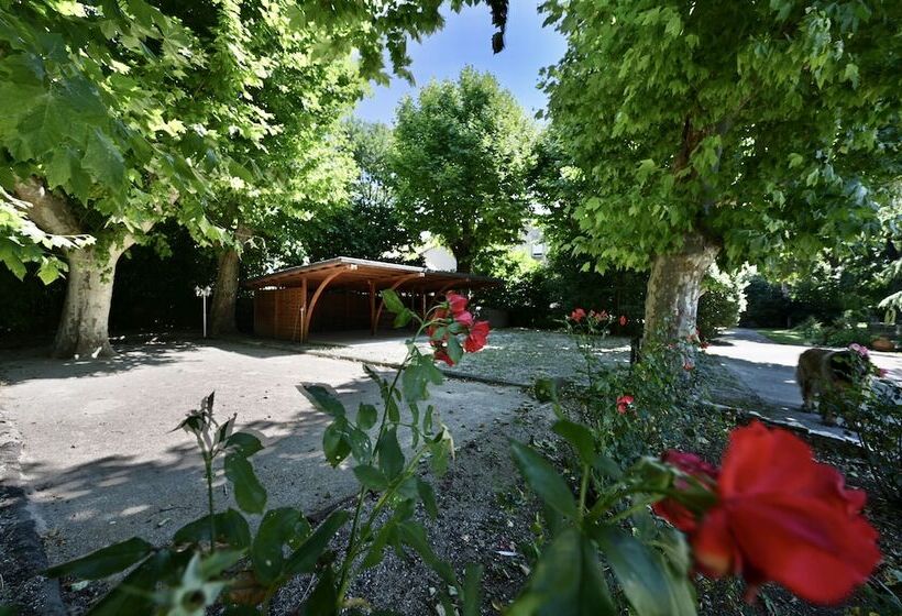 تختخواب و صبحانه Bastide Beaudinard