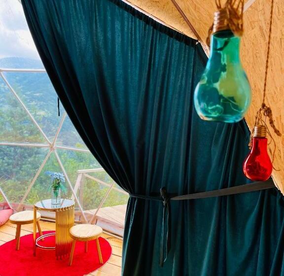 هتل کپسول Paradise Inn