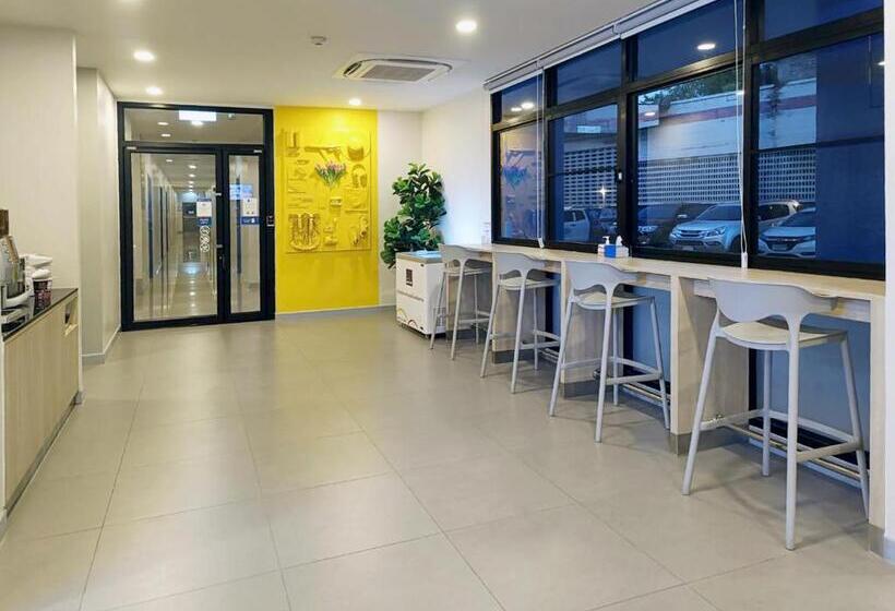 هتل Hop Inn Chaiyaphum