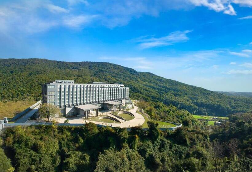 هتل Hyatt Regency Dehradun Resort And Spa