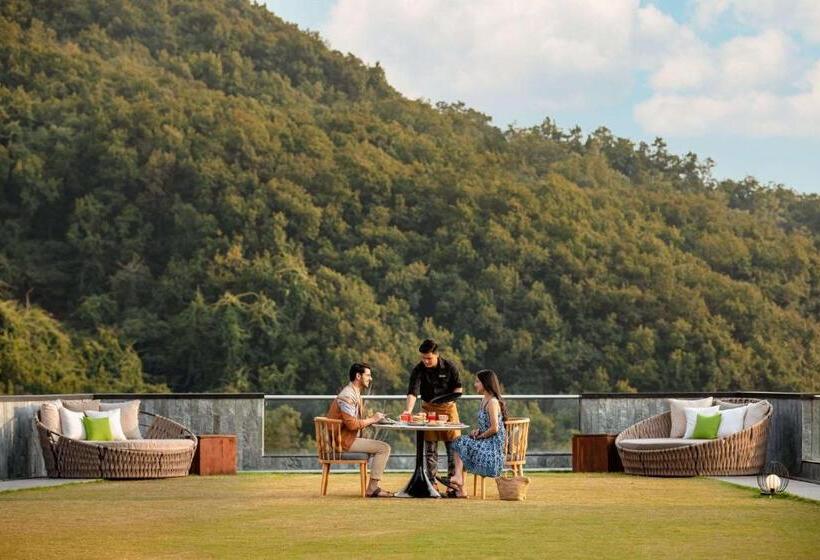 هتل Hyatt Regency Dehradun Resort And Spa