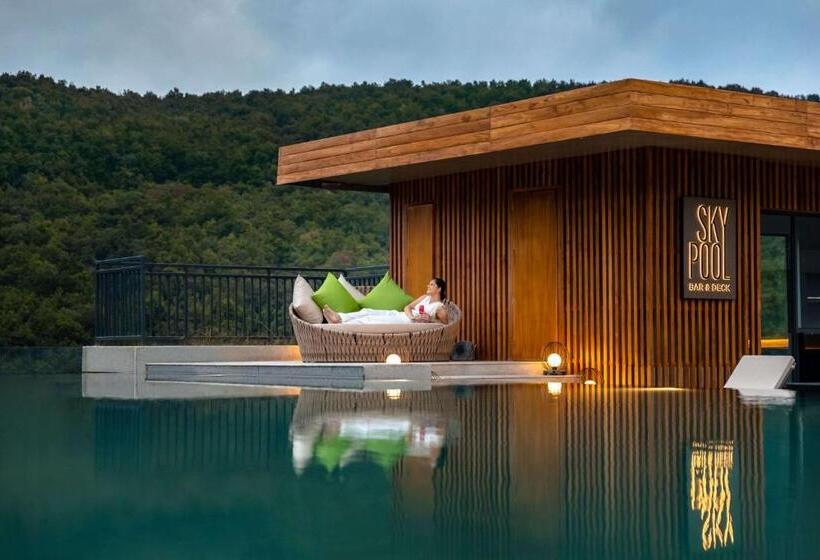 هتل Hyatt Regency Dehradun Resort And Spa