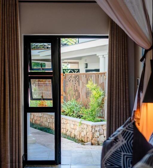 هتل Nkosi Guest Lodge