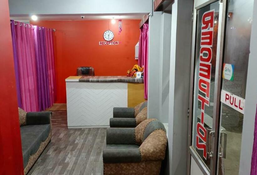 בית מלון כפרי Oyo 84792  Delhi Heart