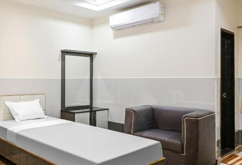 בית מלון כפרי Oyo 85707 Gv Grand