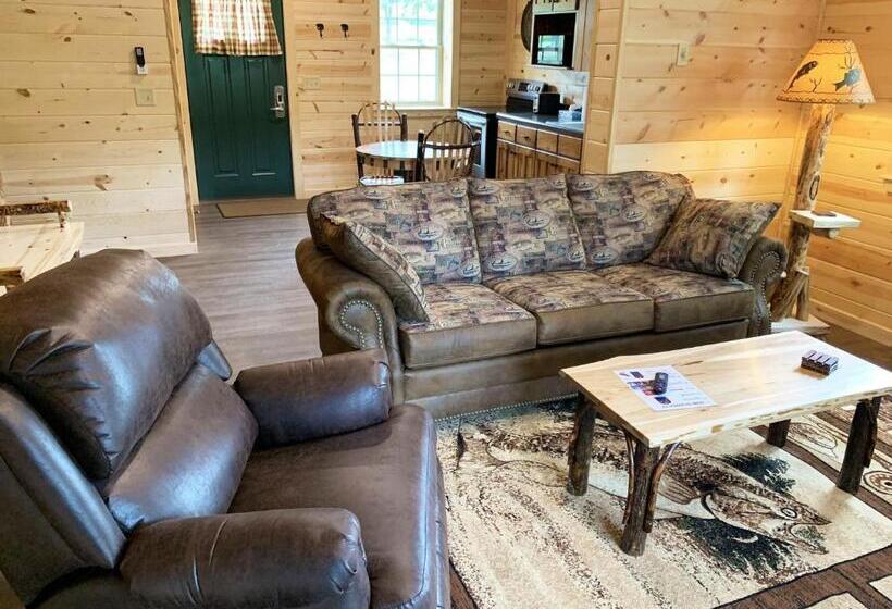 ホテル Waterview Lodge By Amish Country Lodging