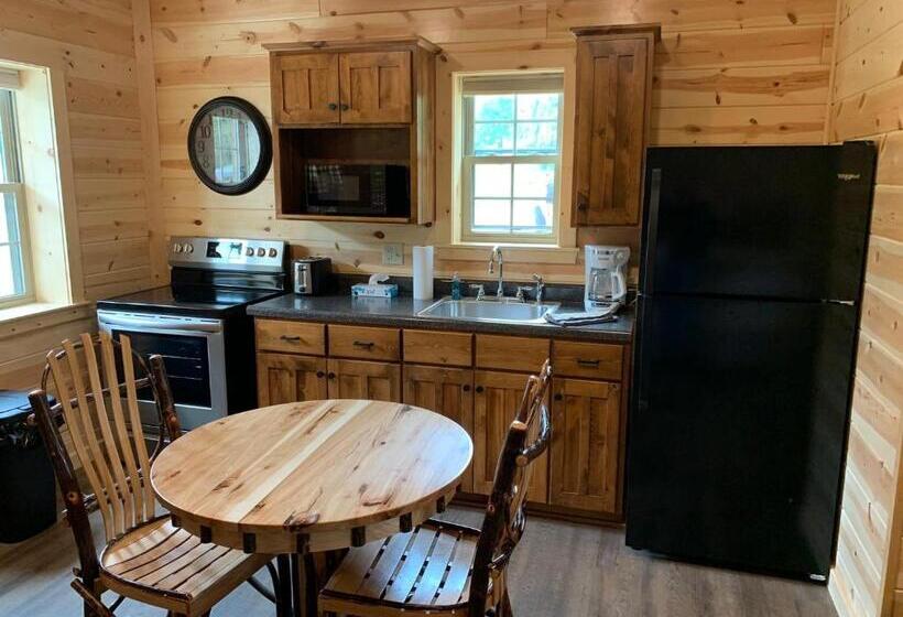 ホテル Waterview Lodge By Amish Country Lodging