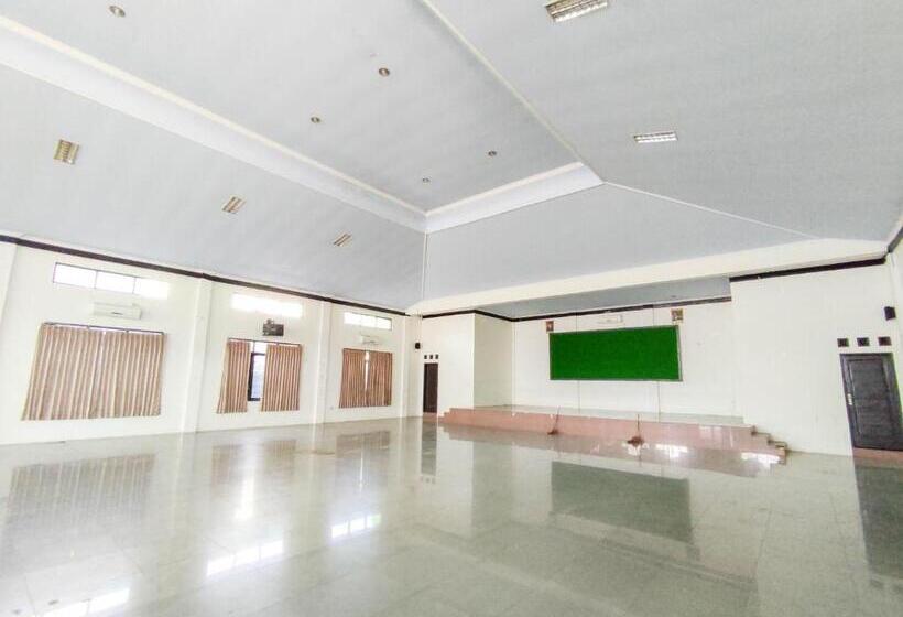 هتل Wisma Tulus Syariah Kebumen Mitra Reddoorz