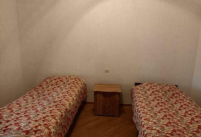 פנסיון Green Paradise Guest House