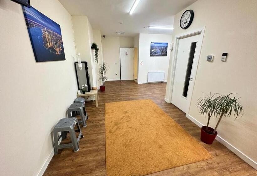 پانسیون Ibrox Guesthouse
