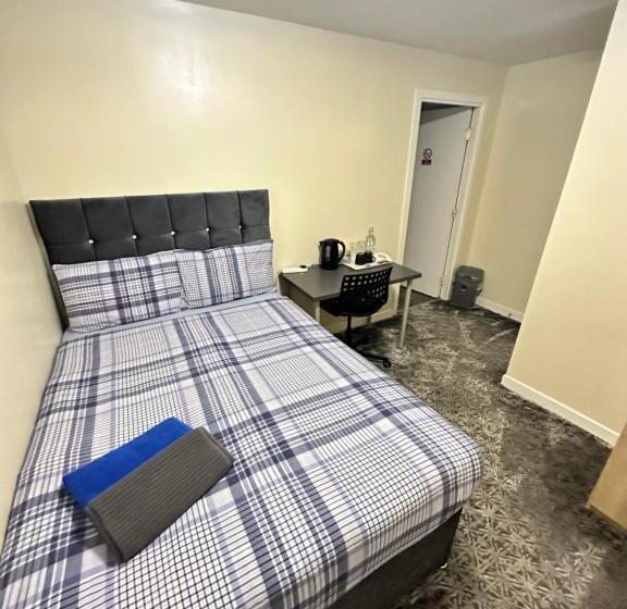 پانسیون Ibrox Guesthouse