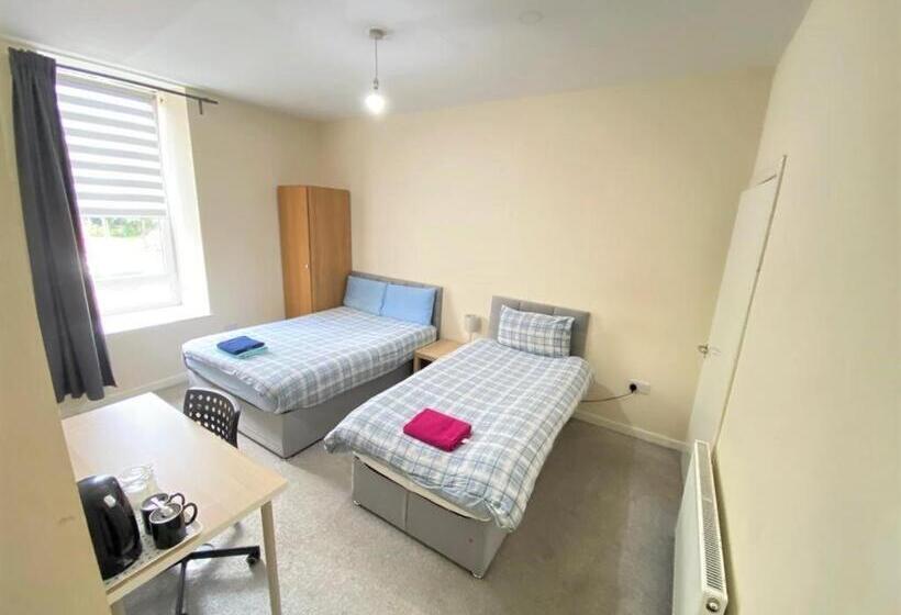 پانسیون Ibrox Guesthouse