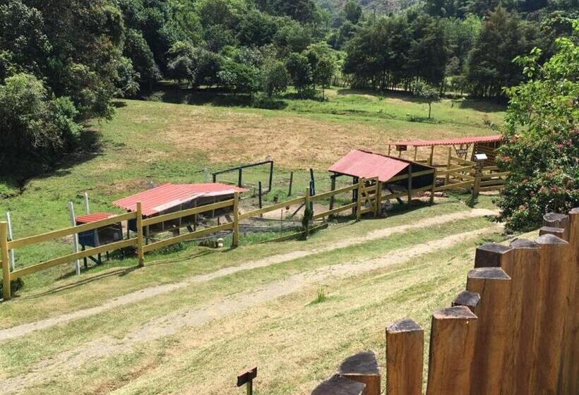 펜션 Pousada Pe Na Terra Em Guararema