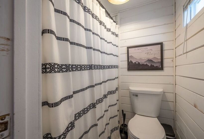 پانسیون Spearfish Cottages