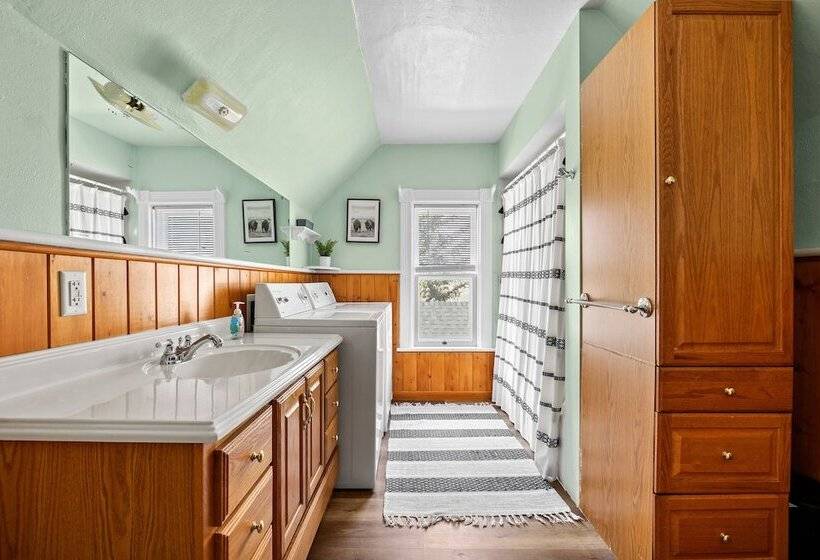 پانسیون Spearfish Cottages