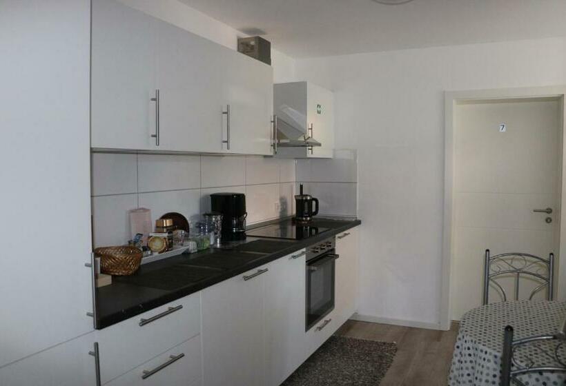 هاستل Rooms In Düsseldorf Near The Airport/fair