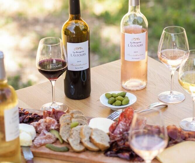 ベッドアンドブレックファースト Les Villas Du Chateau De Lastours