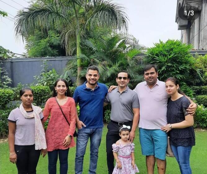 De Manora Homes   Unpretentious Hotel With A Garden , Posh Area Ranjit Avenue