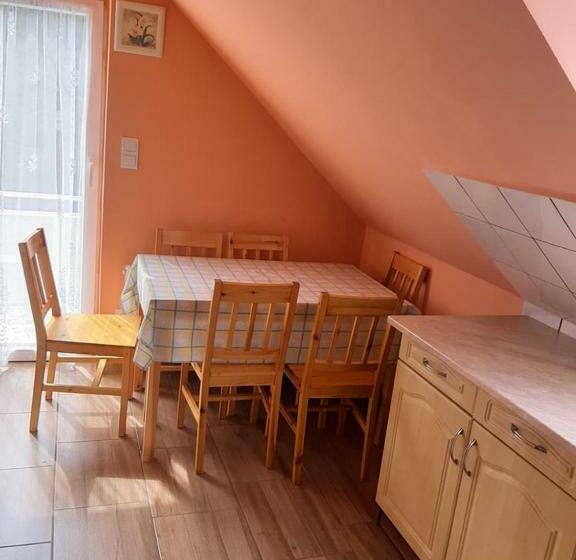 بنسيون Aleksa Apartman